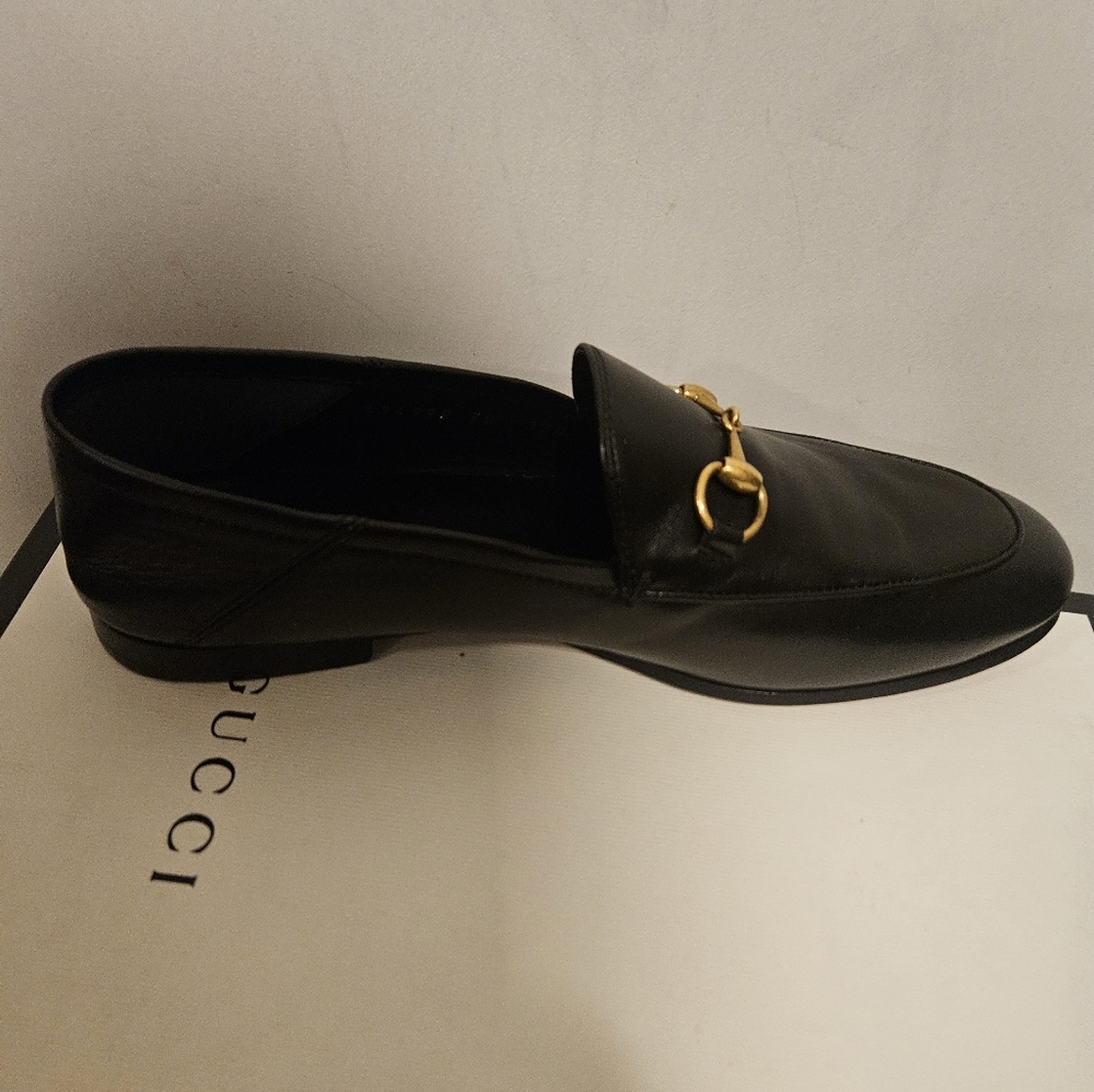 Gucci Black Leather Loafers with Gold Horsebit Detail - Picture 8 of 9